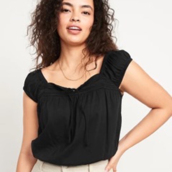 Old Navy Tops - 🌻 NWT Old Navy Poet Blouse